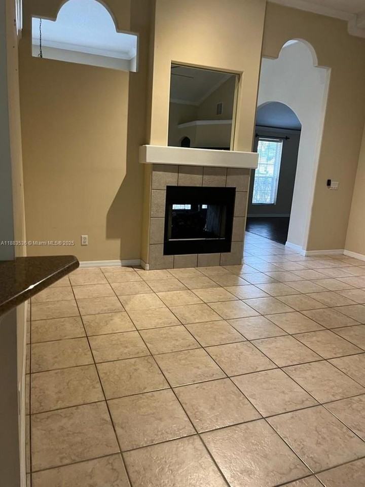 6 Westbury Ln #0 - Photo 3 of 11