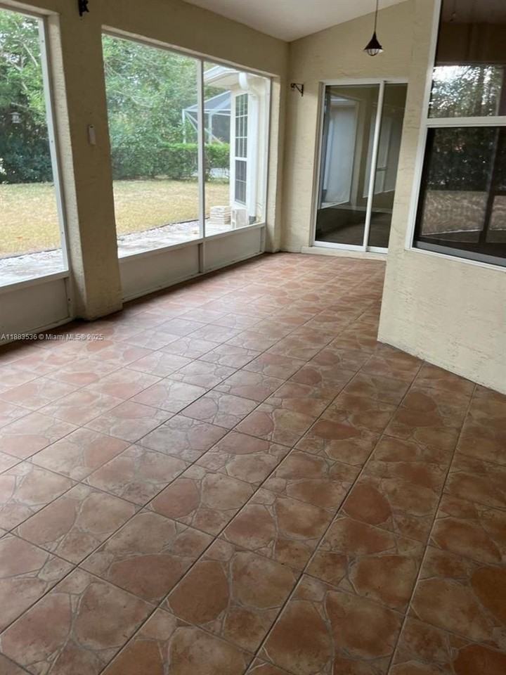 6 Westbury Ln #0 - Photo 4 of 11