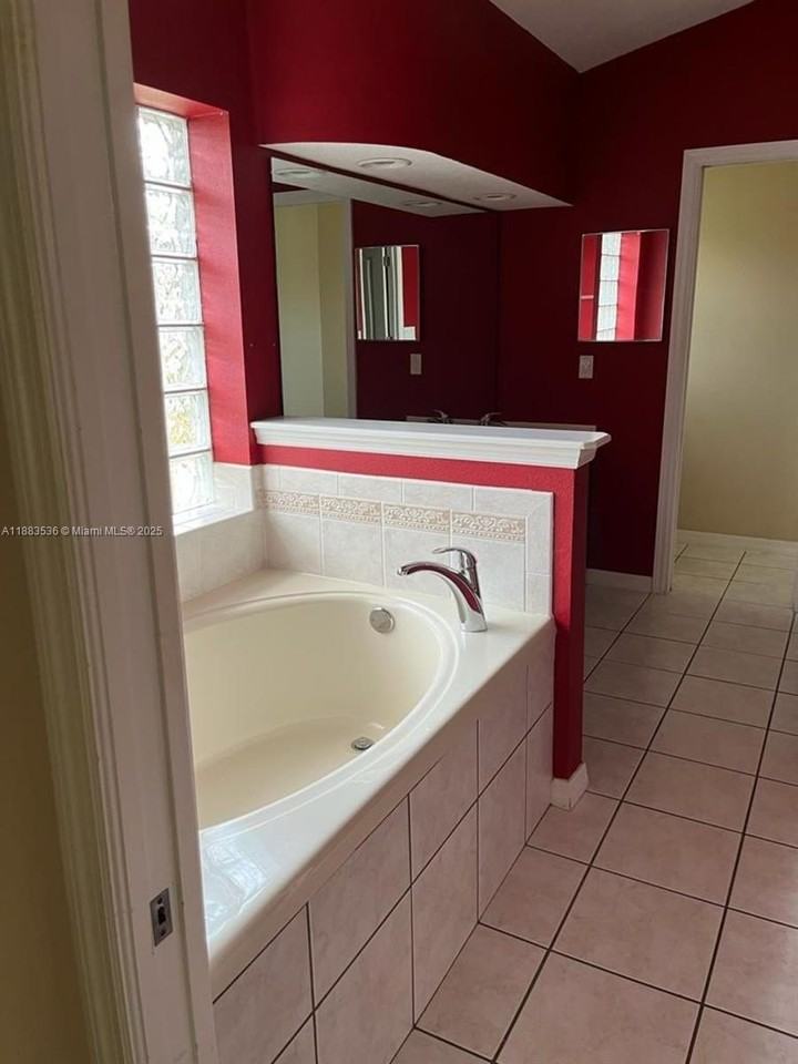 6 Westbury Ln #0 - Photo 7 of 11