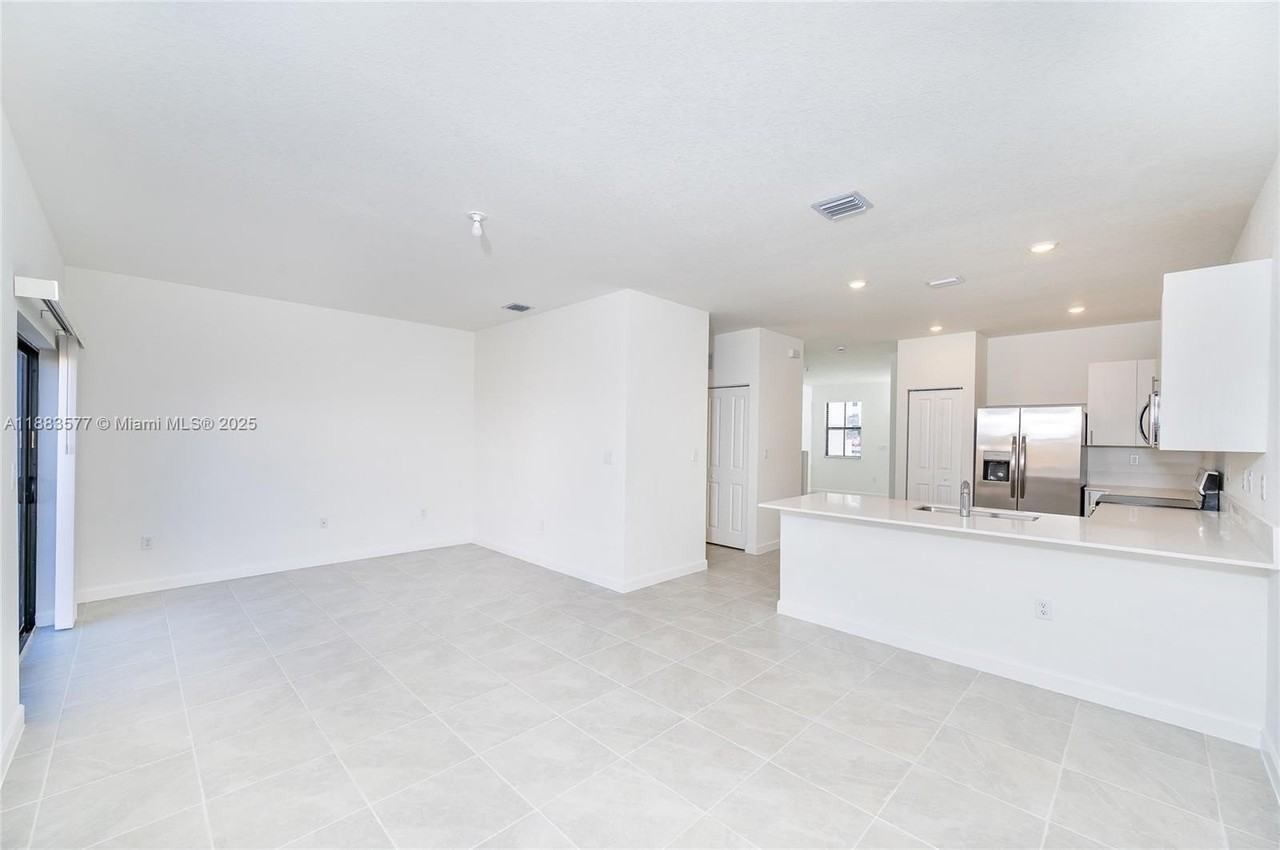 23060 Sw 129th Pl #23060 - Photo 5 of 32