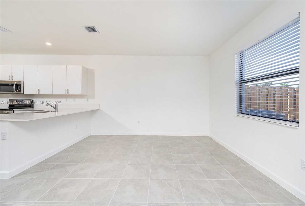 23060 Sw 129th Pl #23060 - Photo 7 of 32