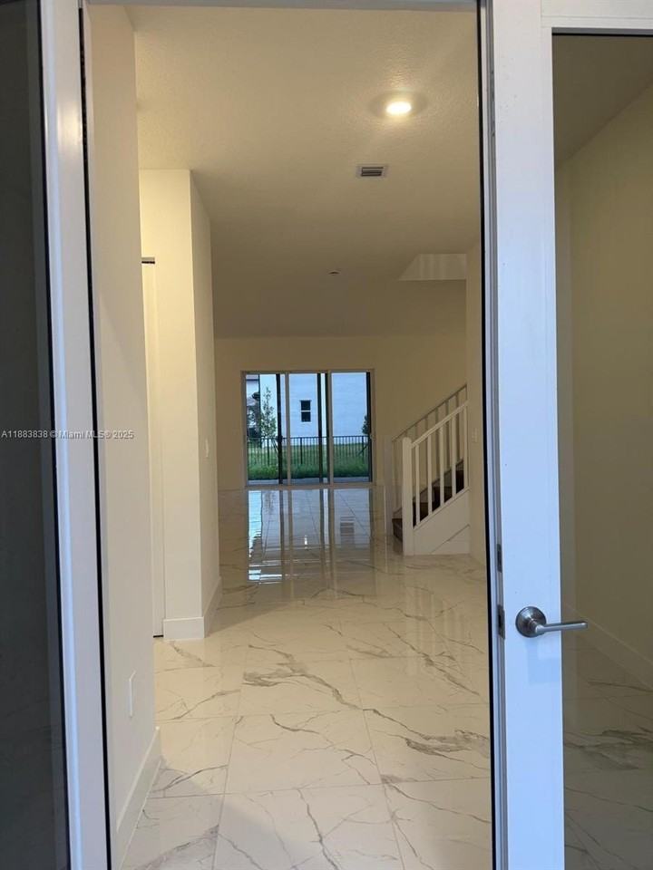 12303 Sw 44th St #0 - Photo 5 of 42