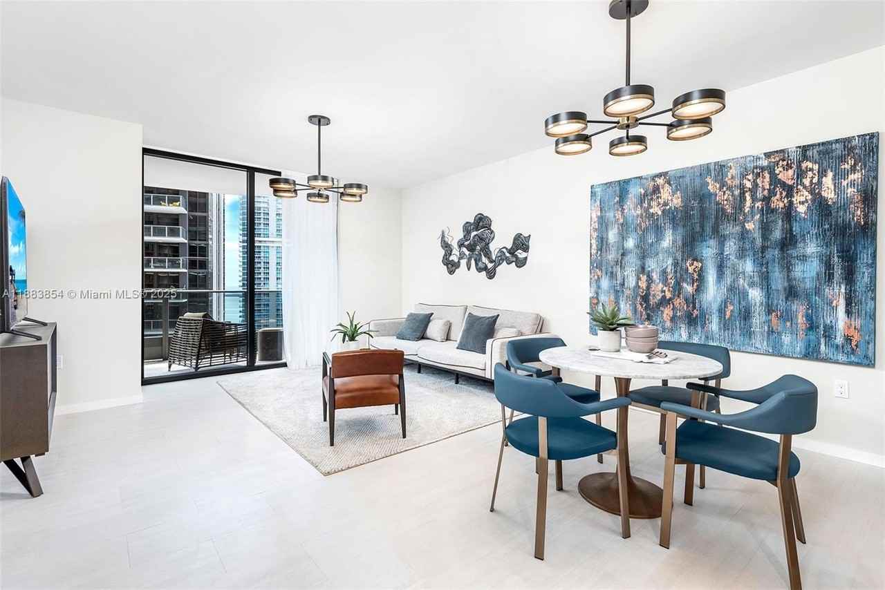 1000 Brickell Plz #4005 - Photo 3 of 35