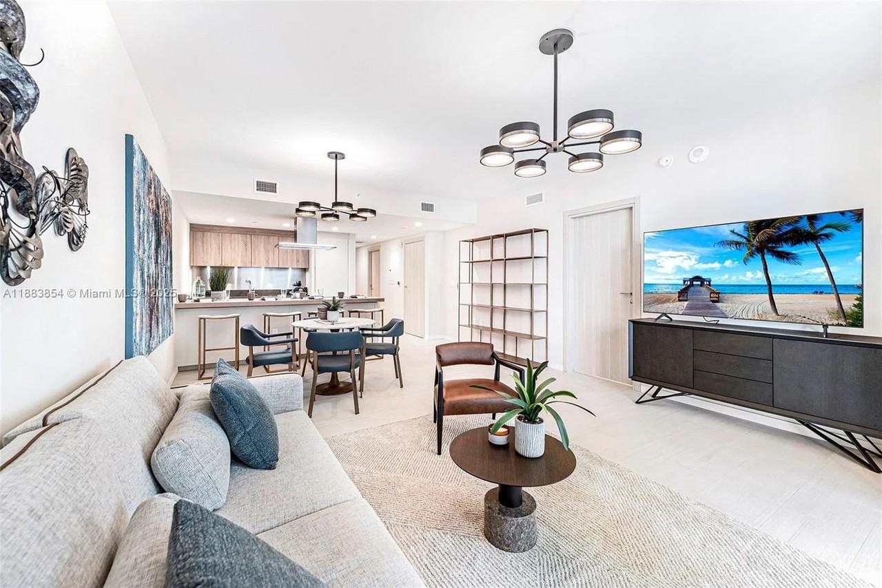 1000 Brickell Plz #4005 - Photo 5 of 35