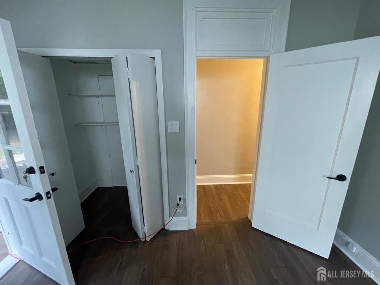 31 Lincoln Ave - Photo 3 of 9