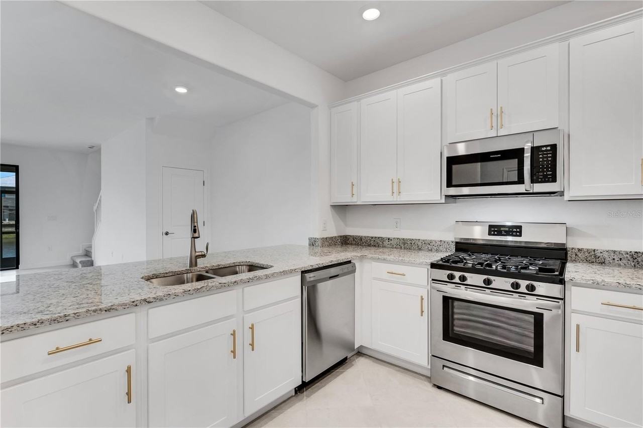 15115 Sunny Day Drive - Photo 5 of 50