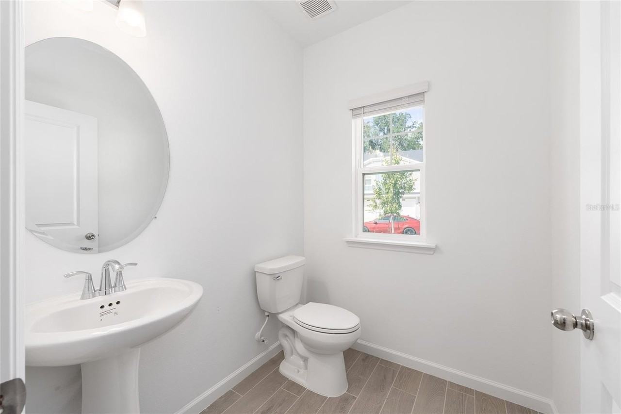 3625 Southeast 37th Court - Photo 4 of 29