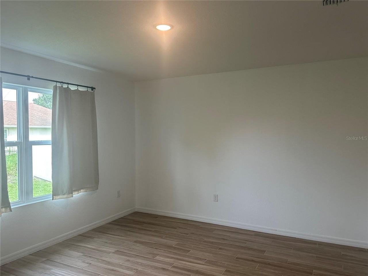 712 Donau Avenue Northwest - Photo 4 of 12