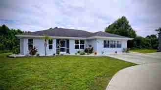 881 Bayshore Dr - Photo 1 of 1