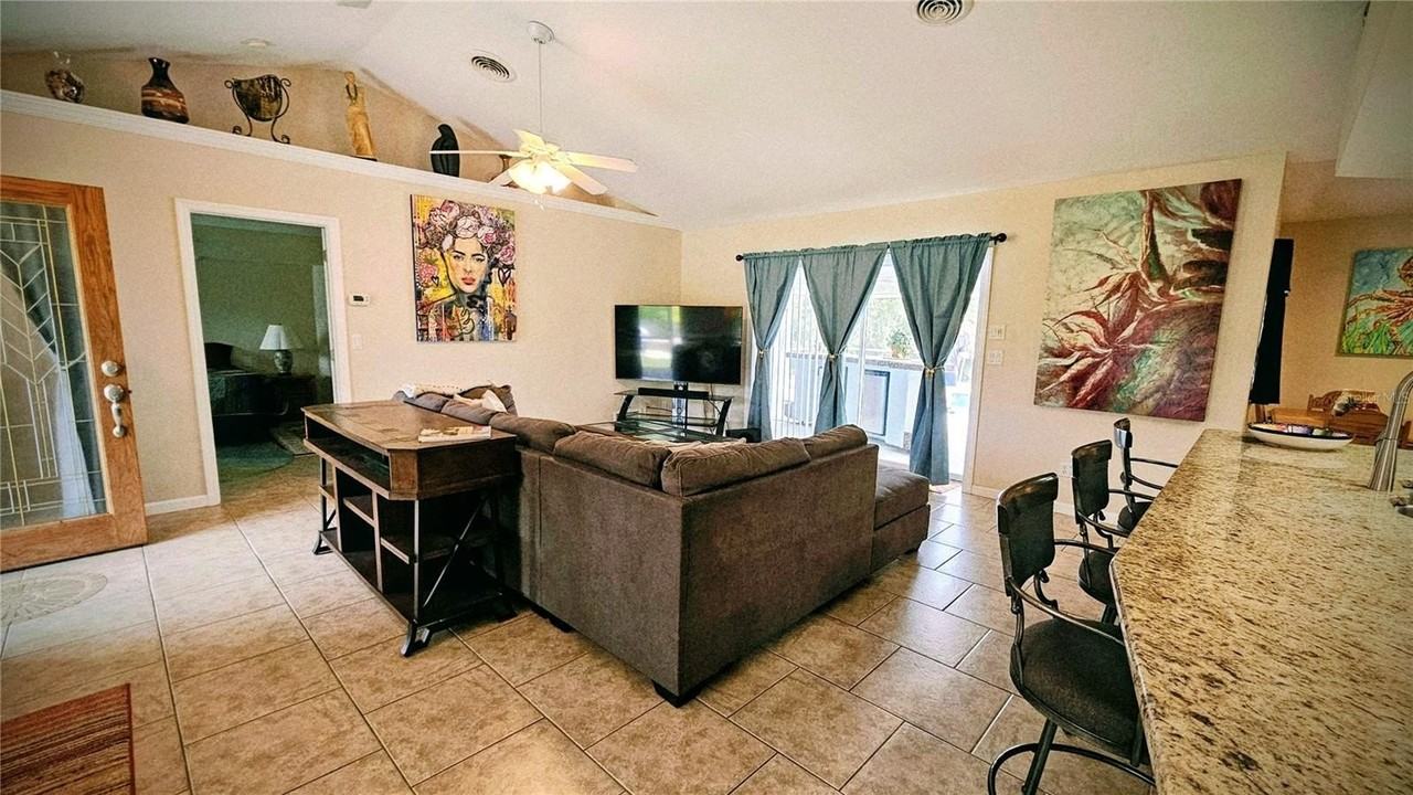 881 Bayshore Drive - Photo 6 of 48