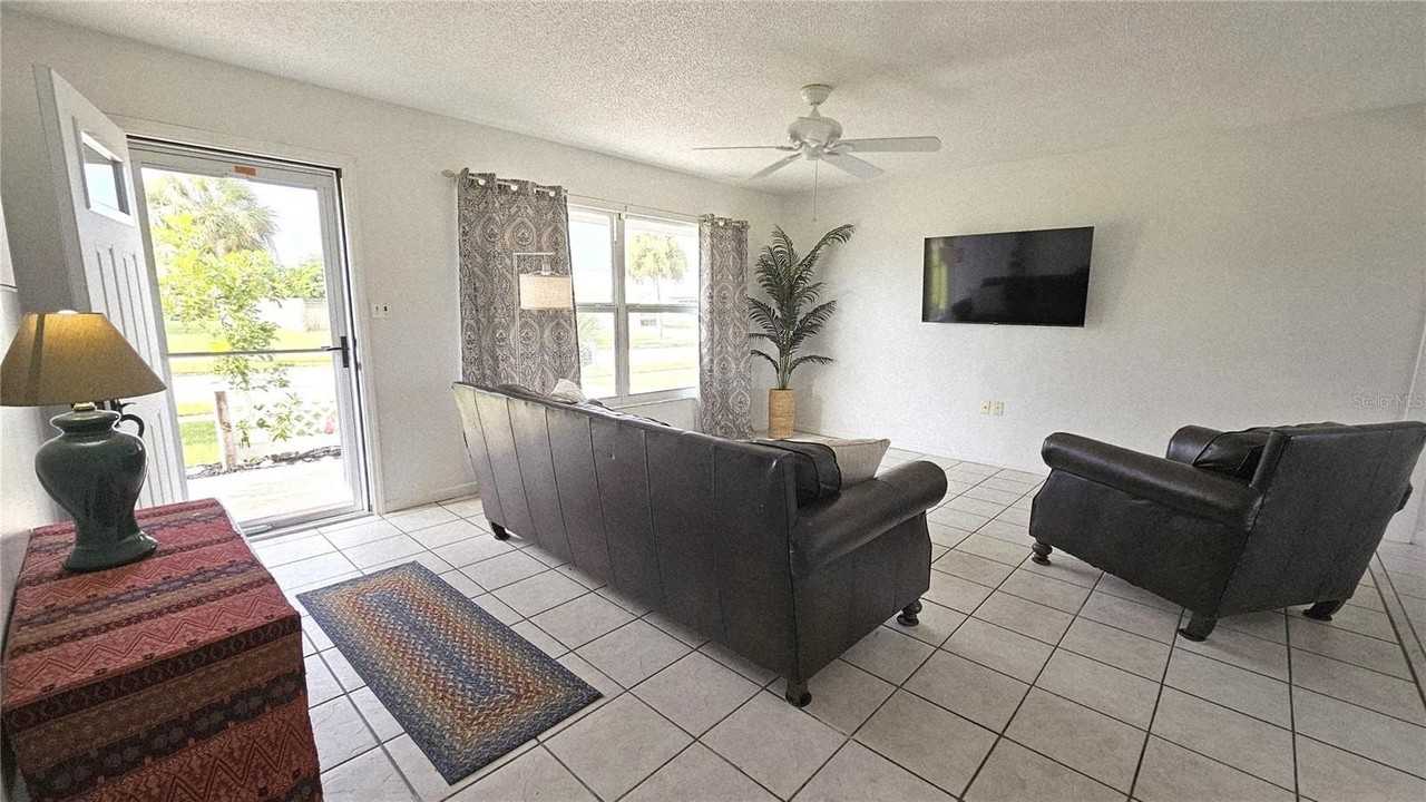 13398 Ballon Avenue - Photo 4 of 27