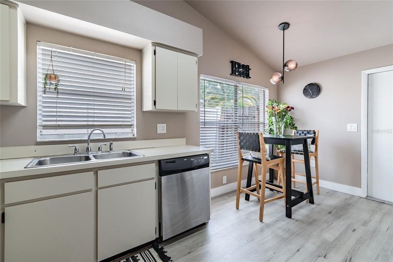 11132 Windpoint Dr - Photo 7 of 18