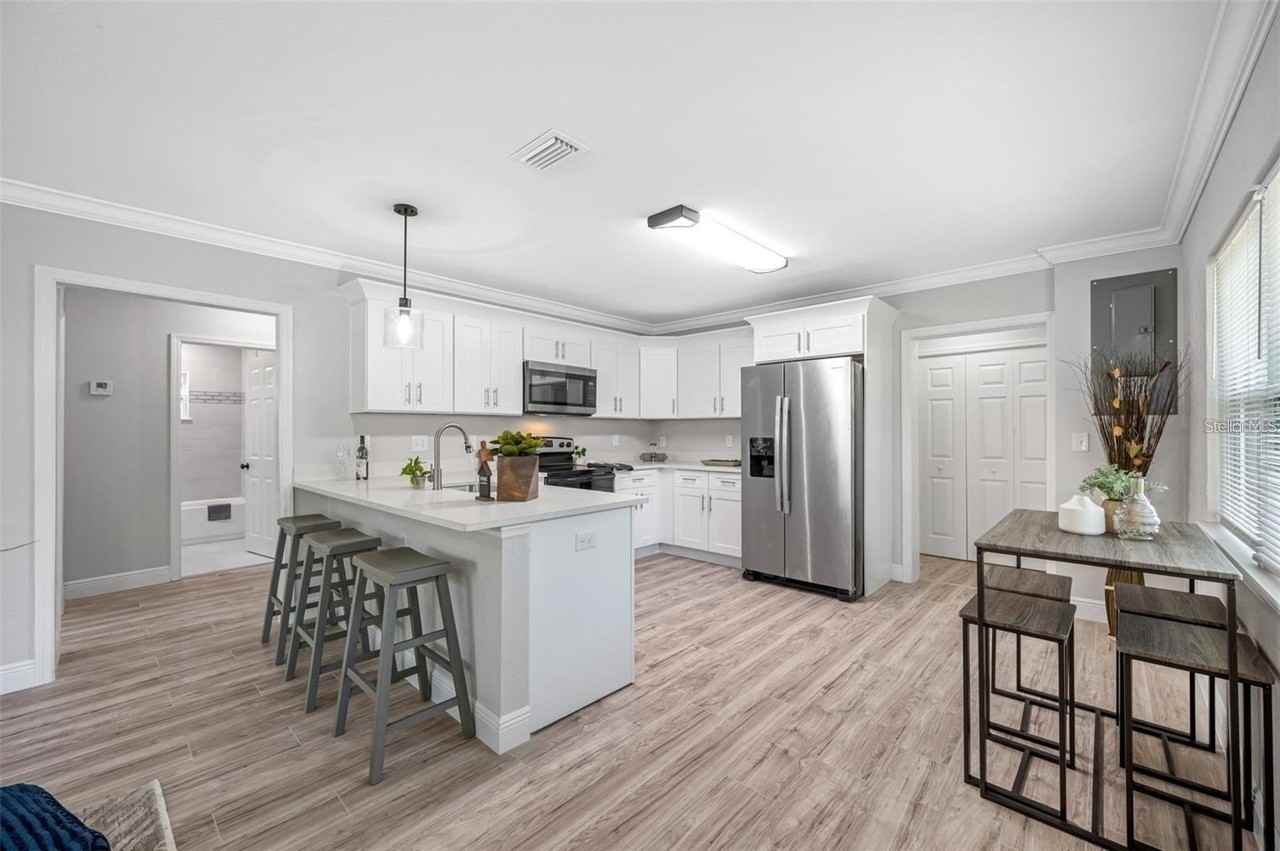 1901 East New Orleans Avenue - Photo 5 of 26