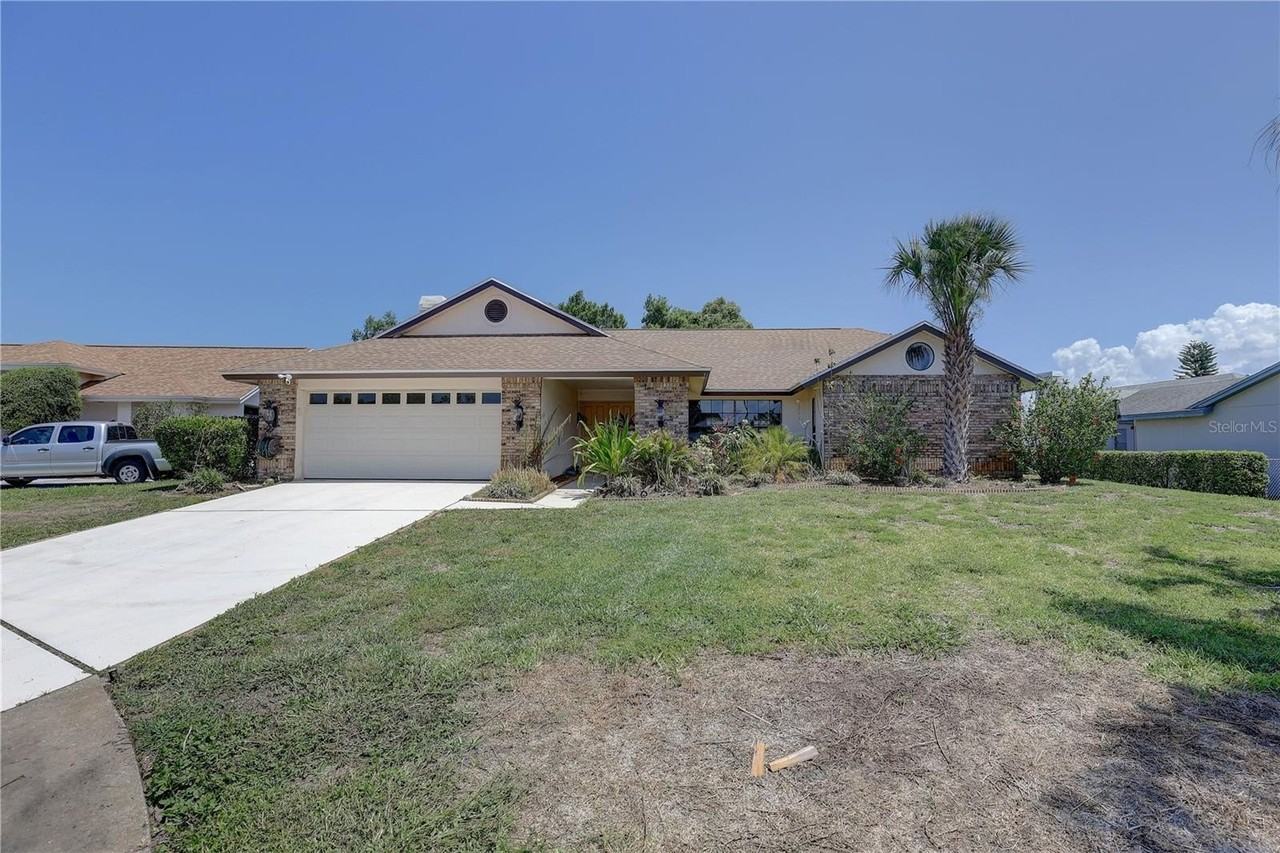 8521 Caitlin Ct - Photo 5 of 50