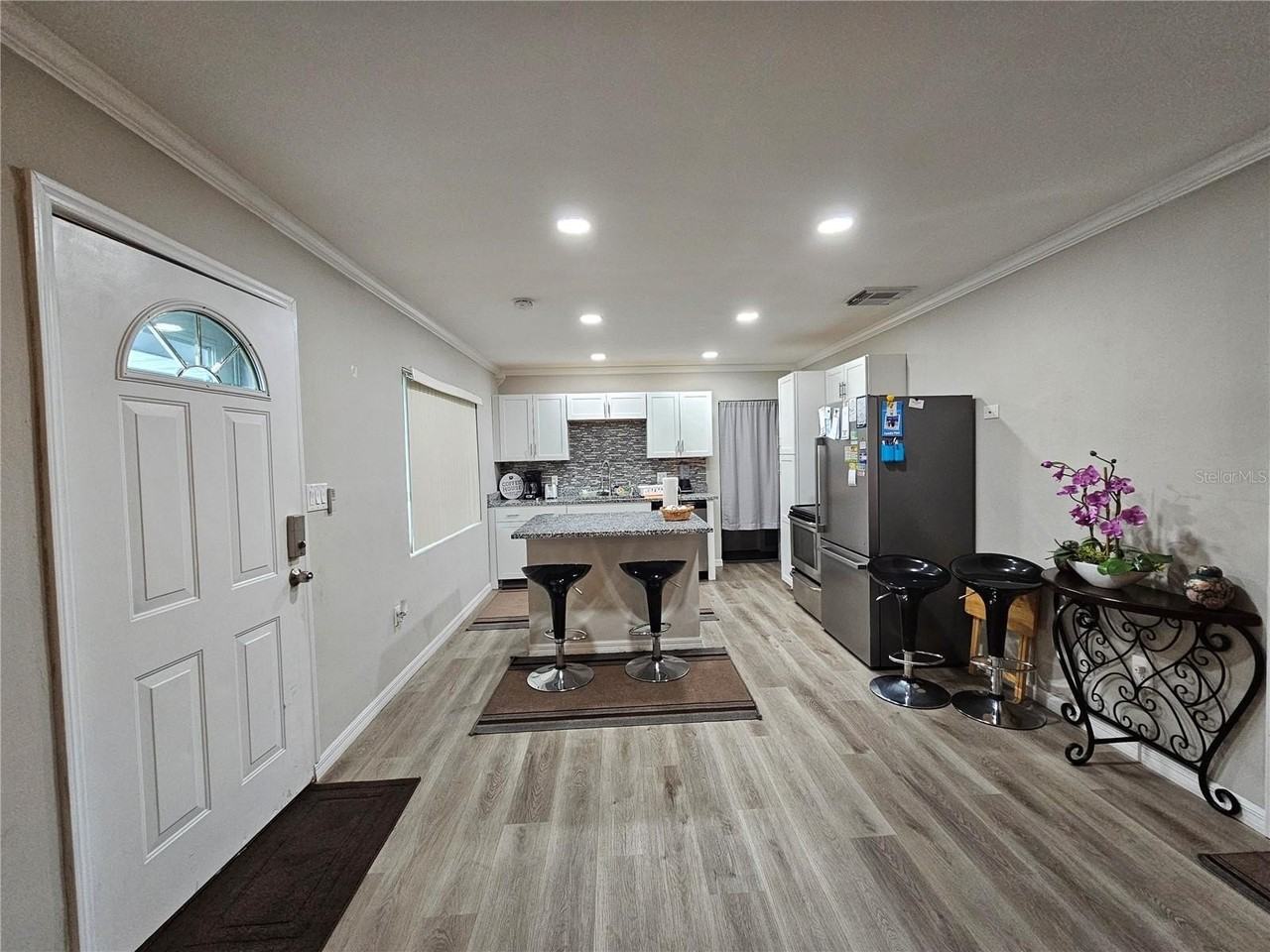 2117 Ivey Ln - Photo 2 of 10