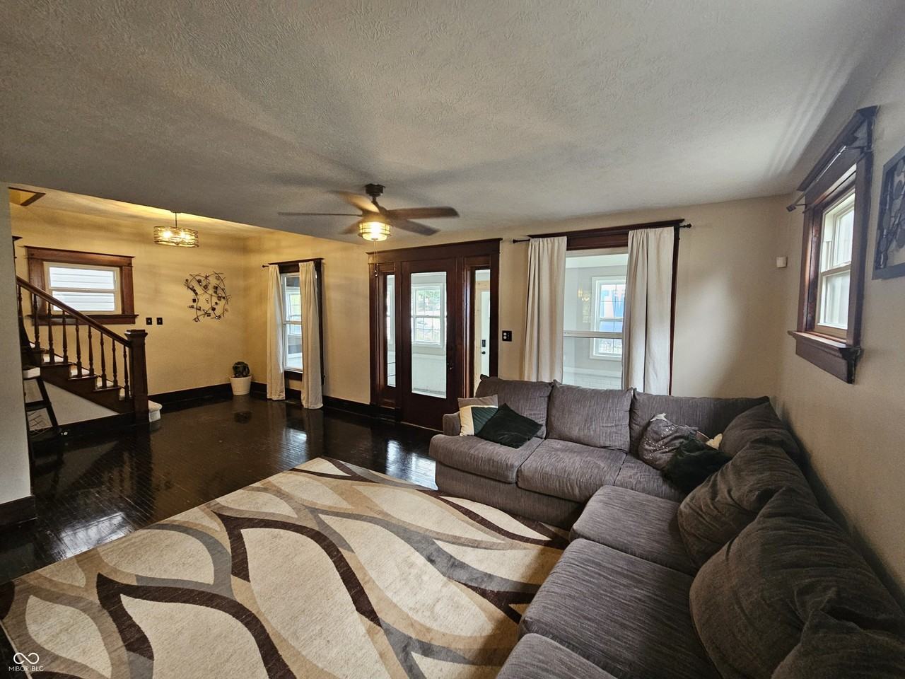 814 E Raymond St - Photo 4 of 26