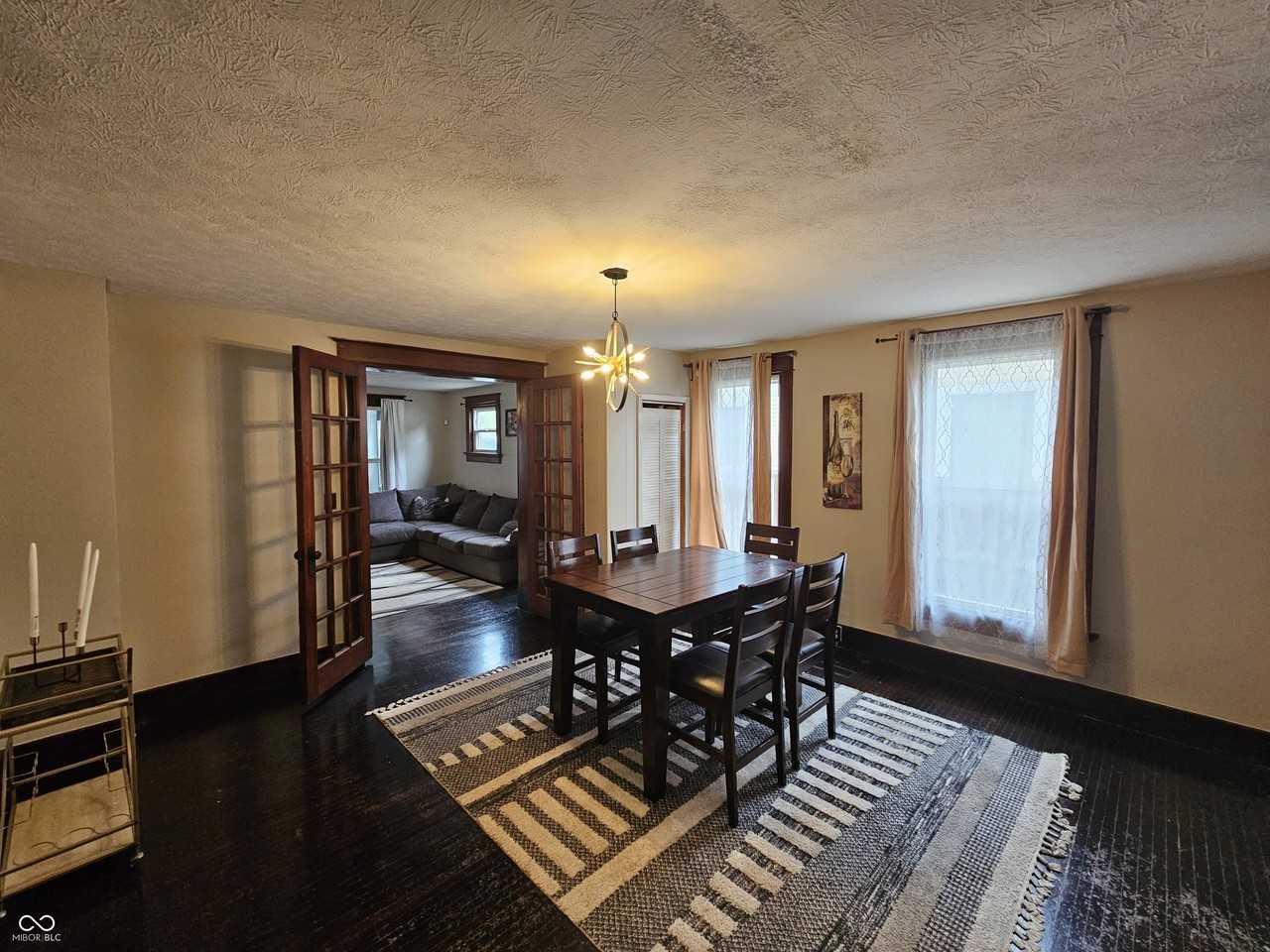 814 E Raymond St - Photo 5 of 26