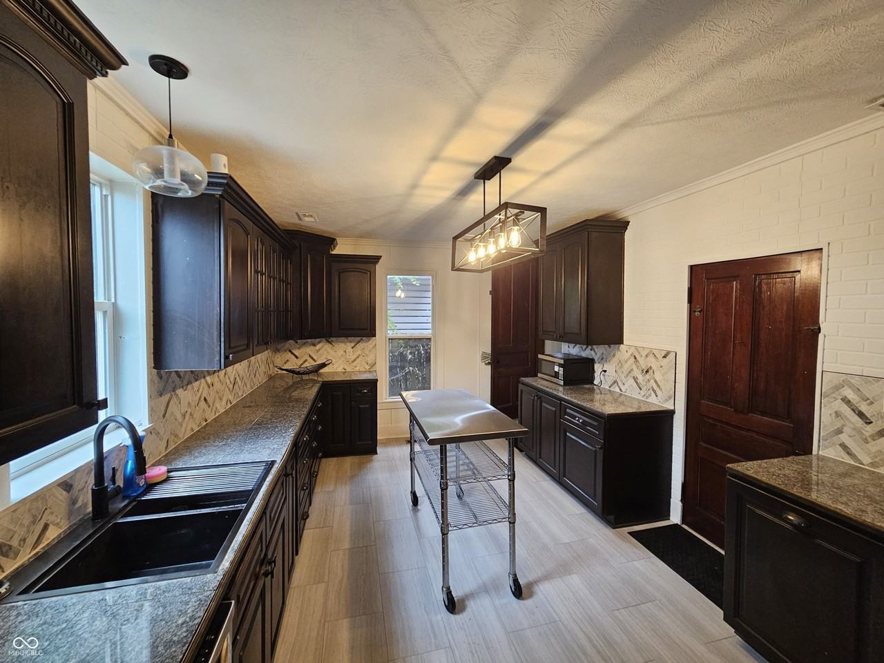 814 E Raymond St - Photo 7 of 26