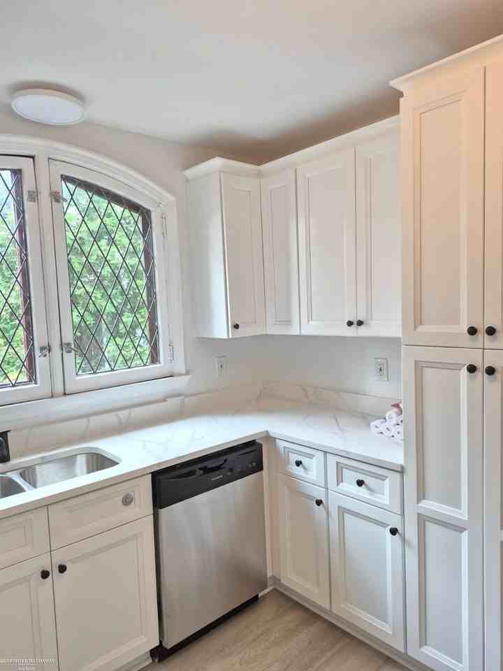 936 Trombley Rd - Photo 6 of 31