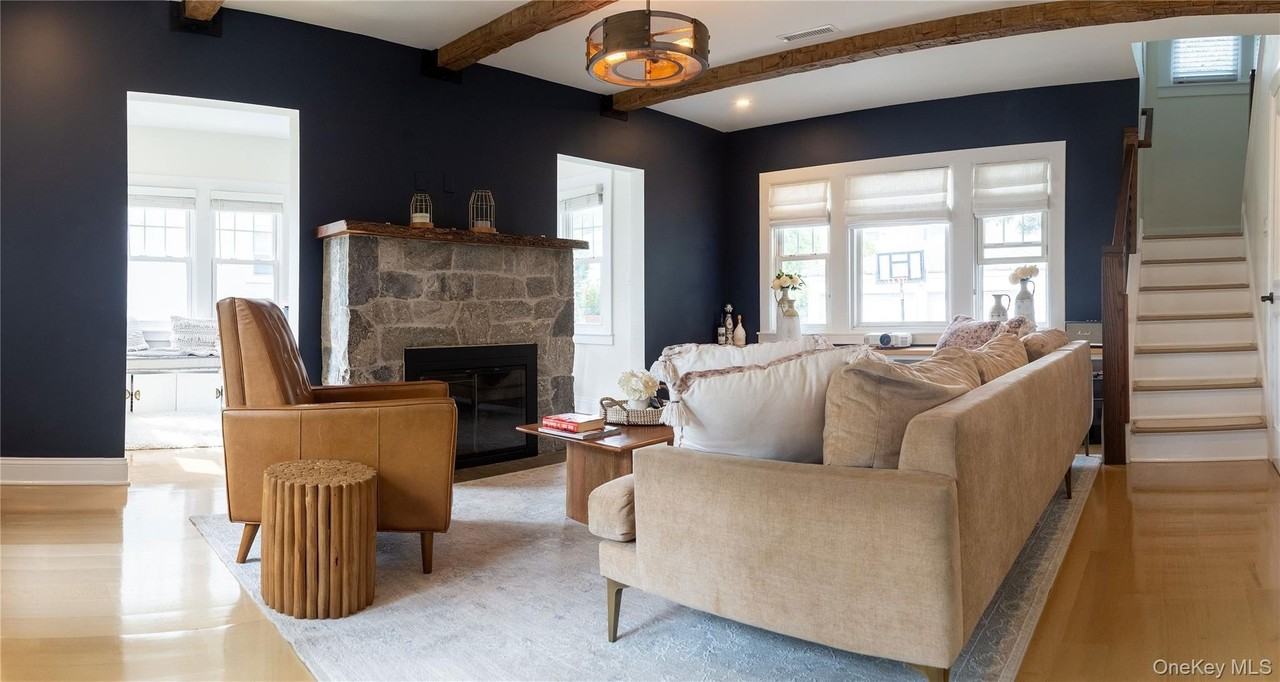 29 Armourvilla Ave - Photo 2 of 26