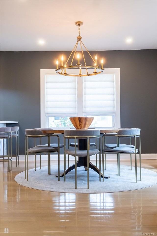 29 Armourvilla Ave - Photo 5 of 26