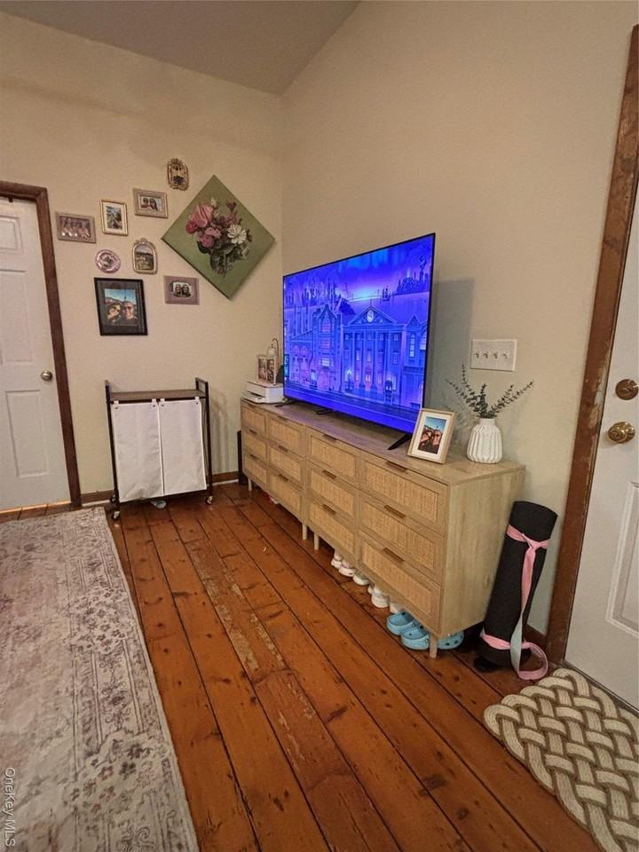 265 Main St #B - Photo 4 of 6