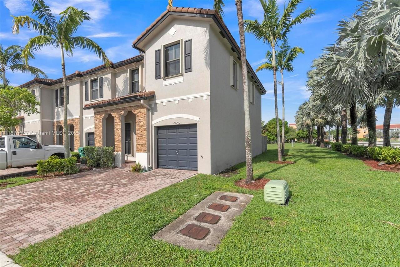 23210 Sw 113th Psge - Photo 2 of 8