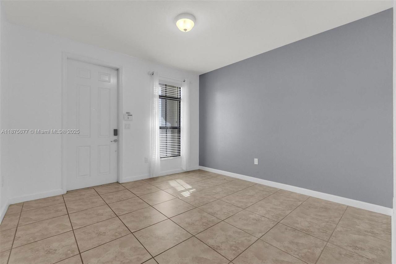 23210 Sw 113th Psge - Photo 3 of 8