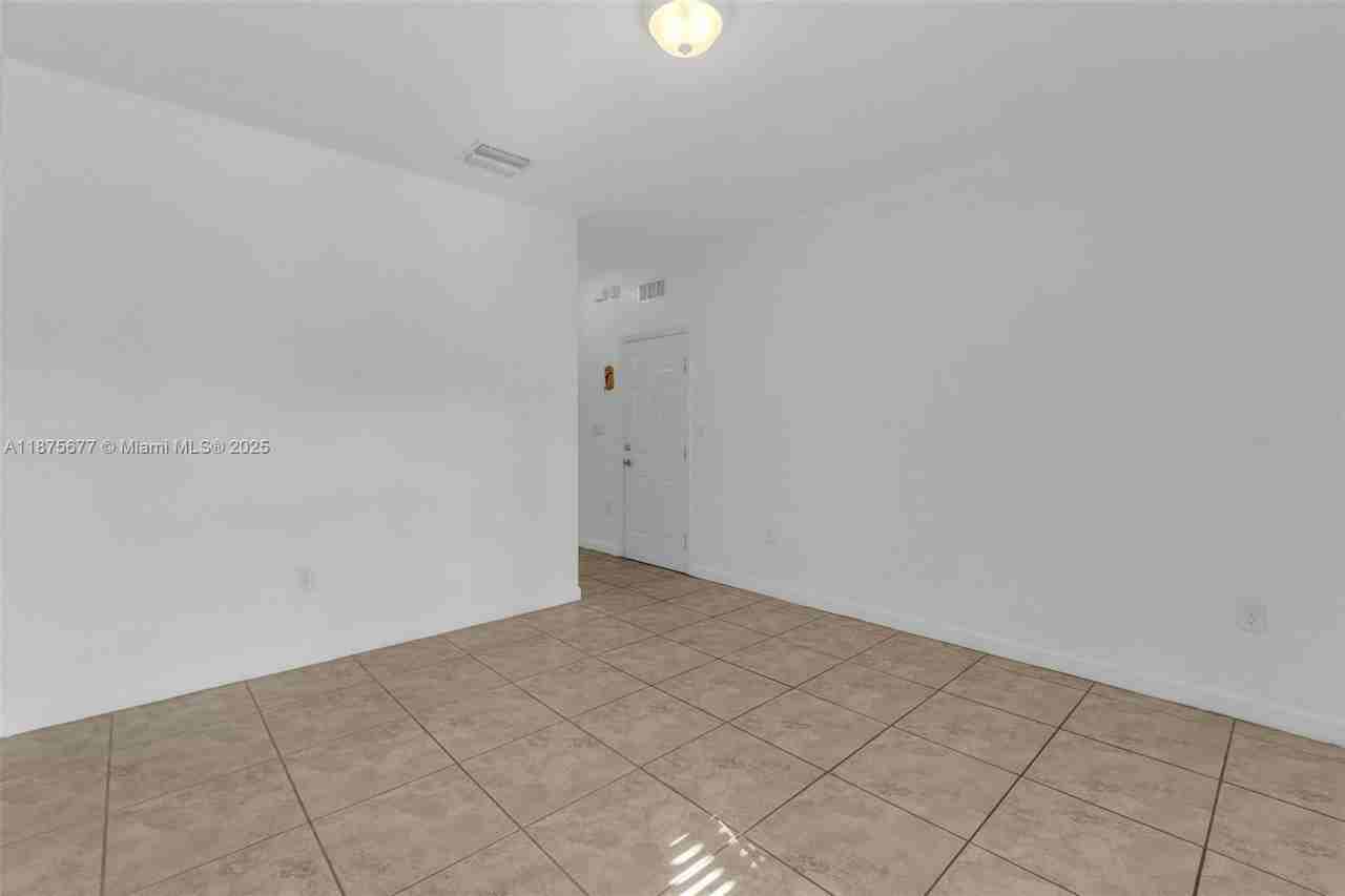 23210 Sw 113th Psge - Photo 5 of 8