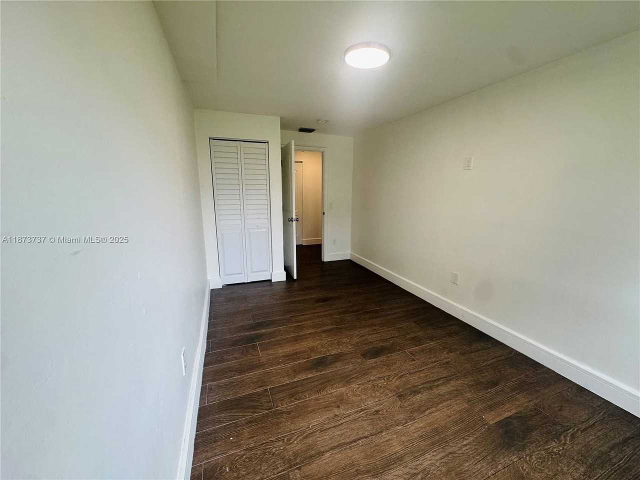 18742 Sw 113th Ave #6 - Photo 3 of 8