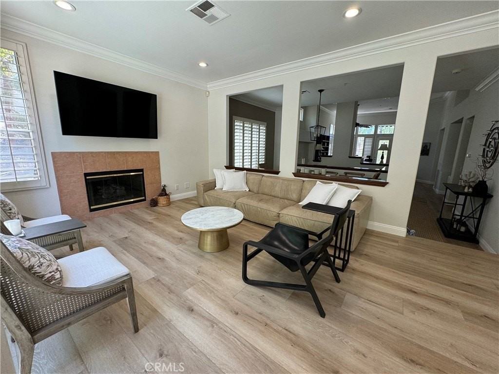 440 S San Vicente Ln - Photo 4 of 18