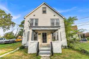 featured image of 11702 Brookfield Ave Unit 2 #2UP