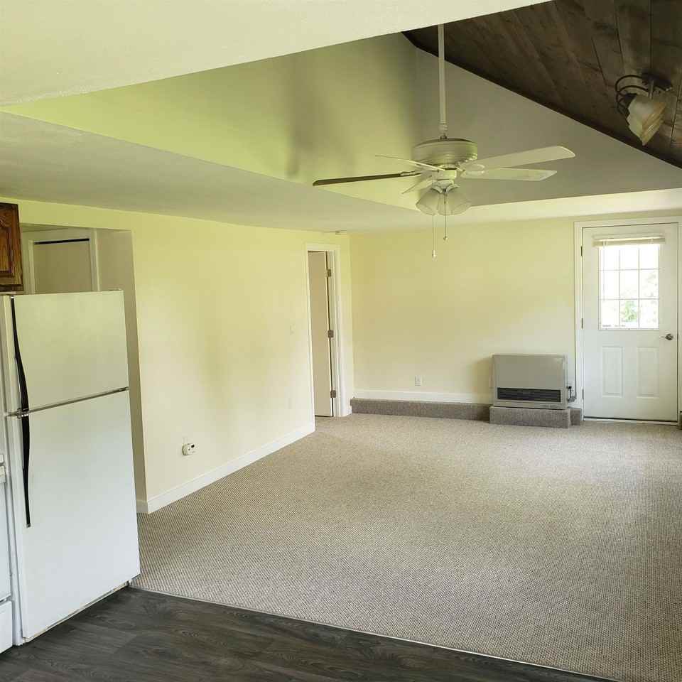 49 Pine Hill Rd - Photo 7 of 18