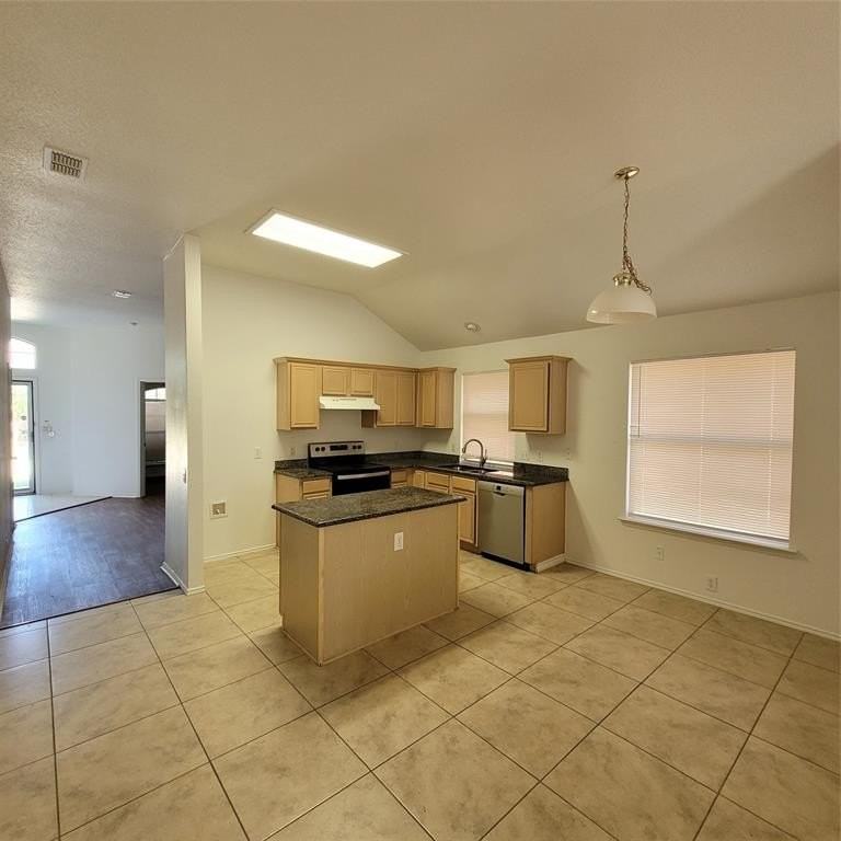 825 Stafford Station Dr - Photo 3 of 14