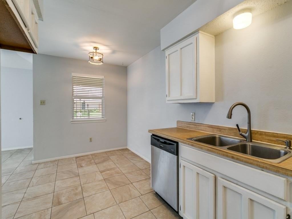 980 Meadow Circle South - Photo 6 of 14