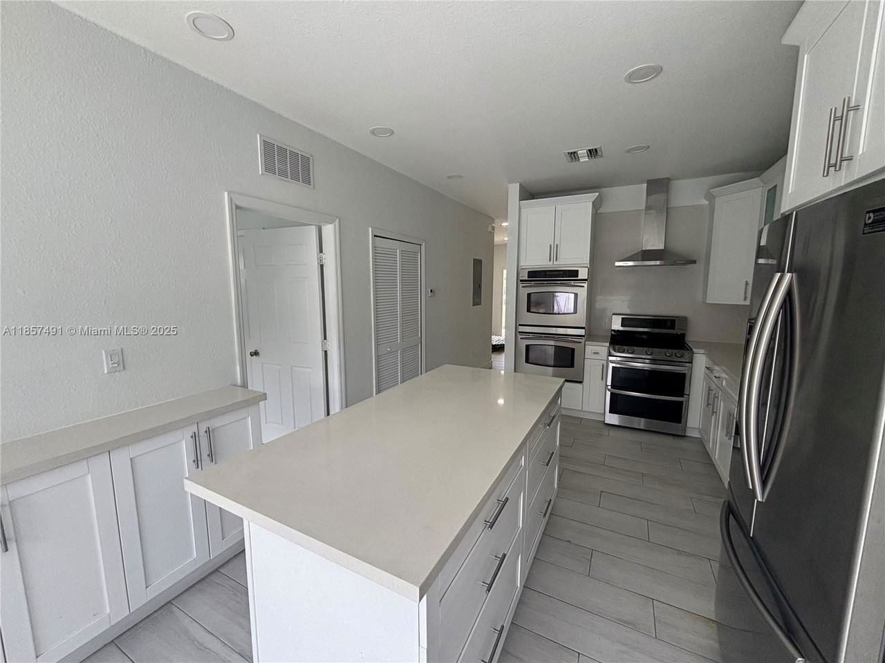 26514 Sw 138th Ave #26514 - Photo 3 of 8