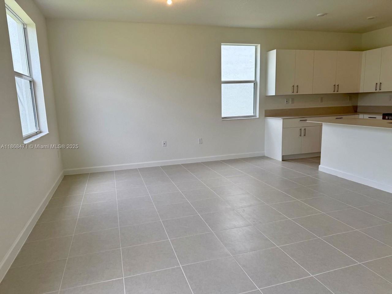 2659 Se 24th Ct - Photo 4 of 8