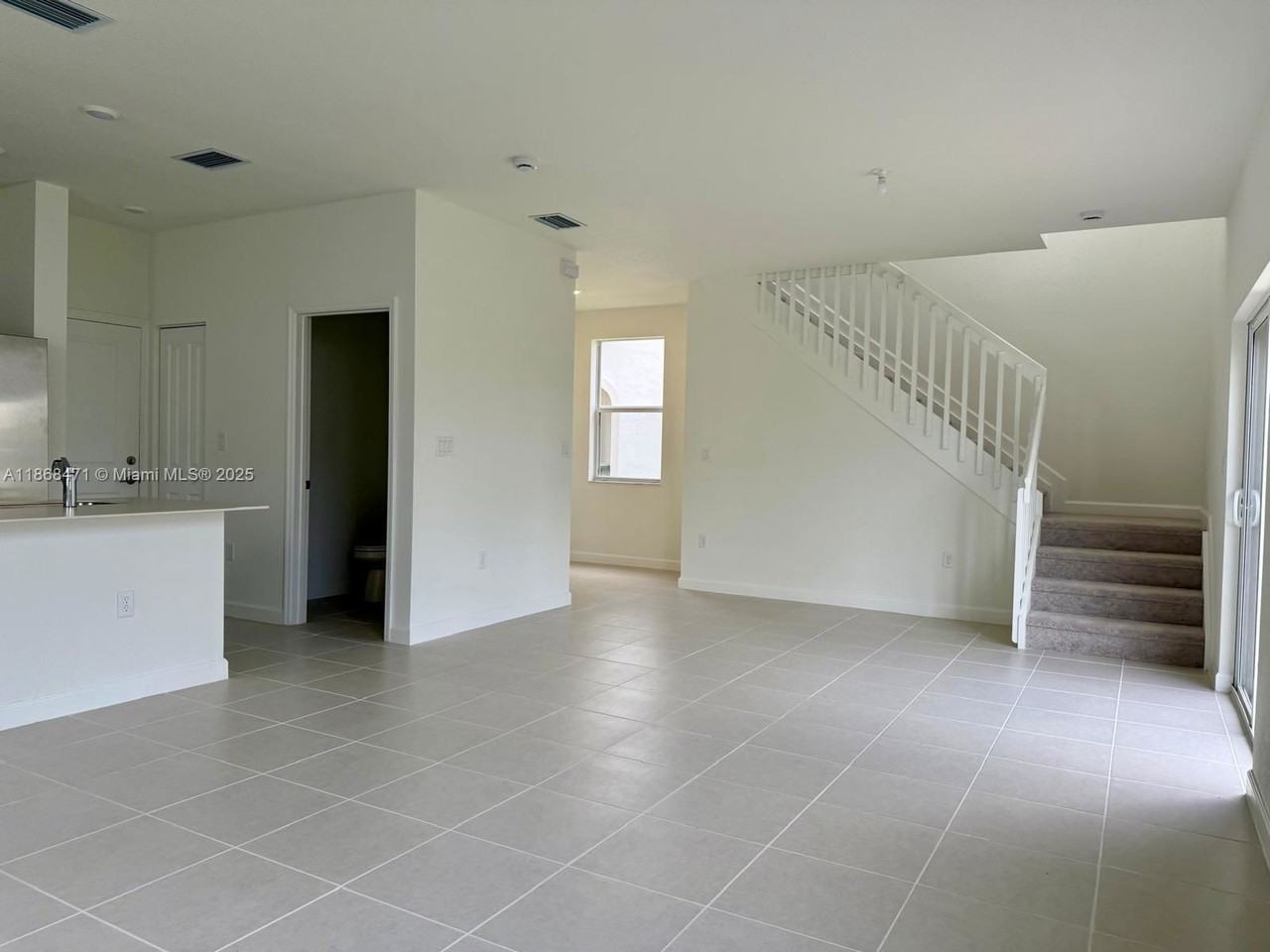 2659 Se 24th Ct - Photo 6 of 8