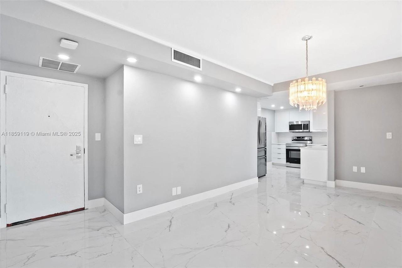 780 Ne 69th St #905 - Photo 3 of 8