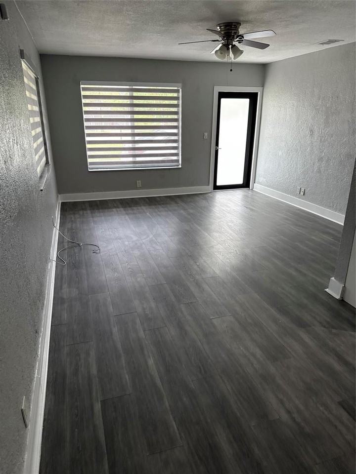 15700 Northwest 39th Place - Photo 3 of 8