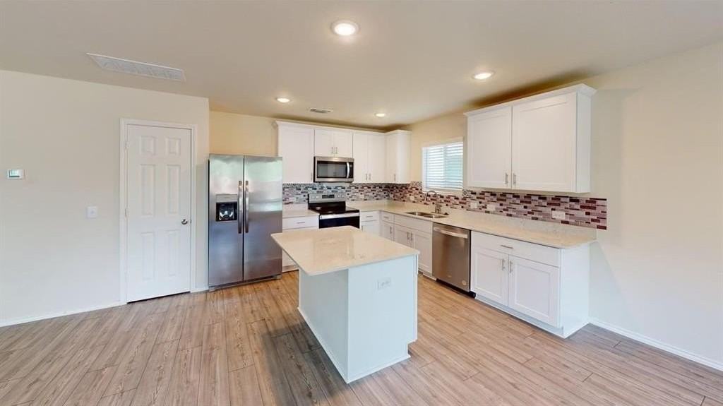 426 Lake Erie Dr - Photo 5 of 21