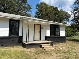 featured image of 205 Gammage St