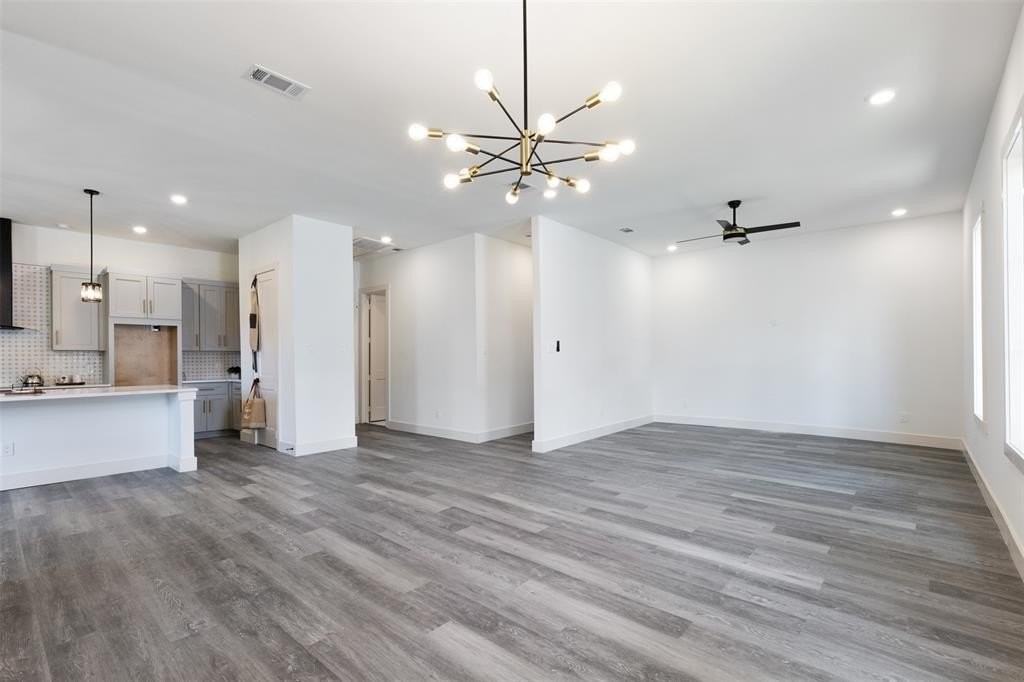 1008 W Walker St - Photo 5 of 10