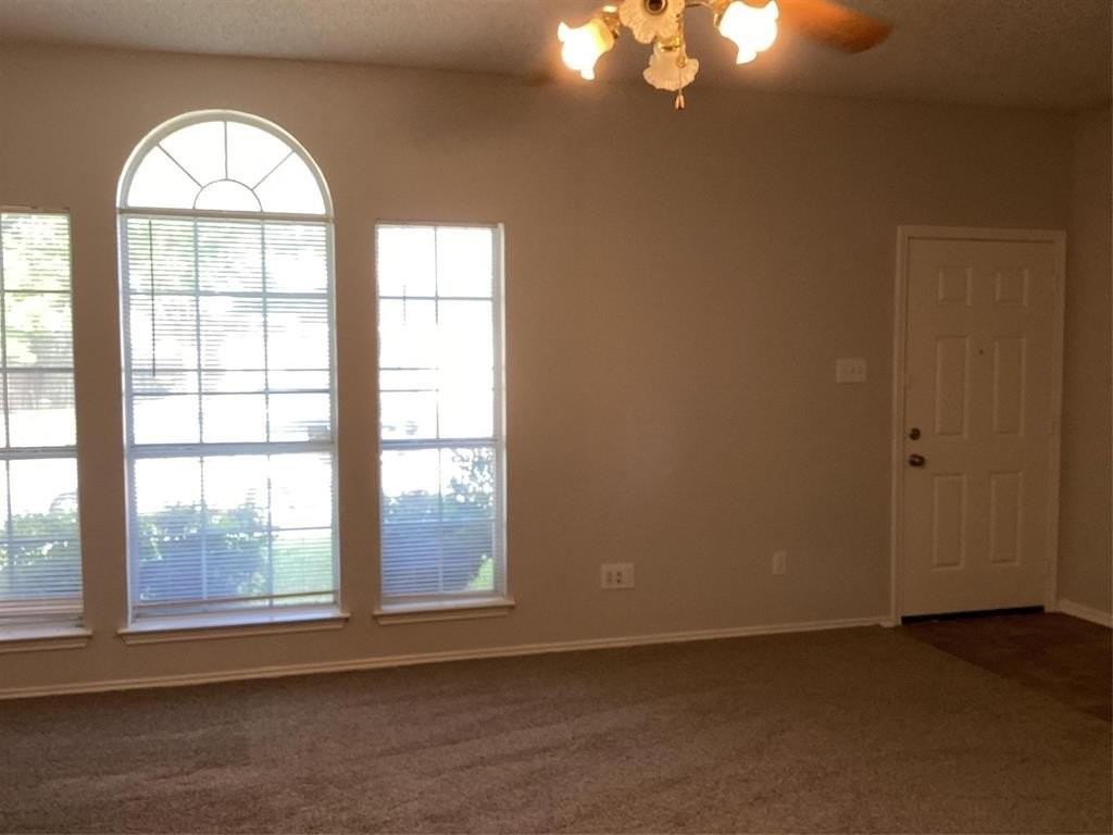 7712 Liz Ln - Photo 3 of 14