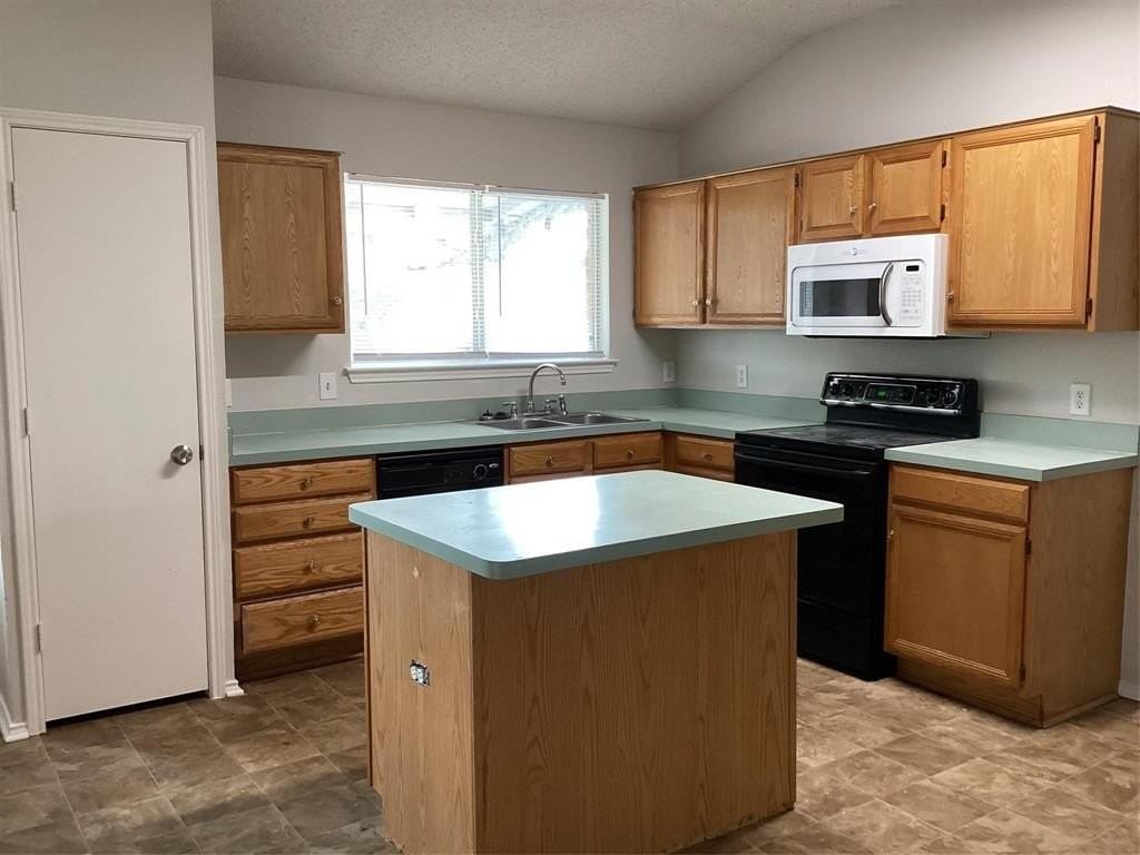 7712 Liz Ln - Photo 5 of 14