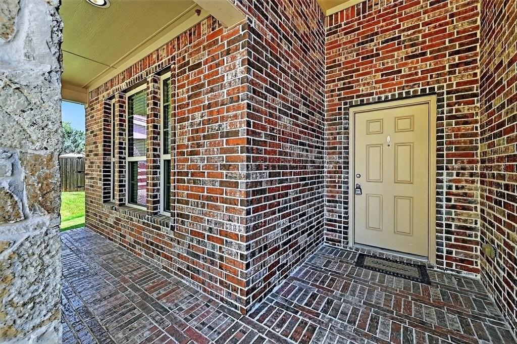 405 Roger Graves Cir - Photo 4 of 33