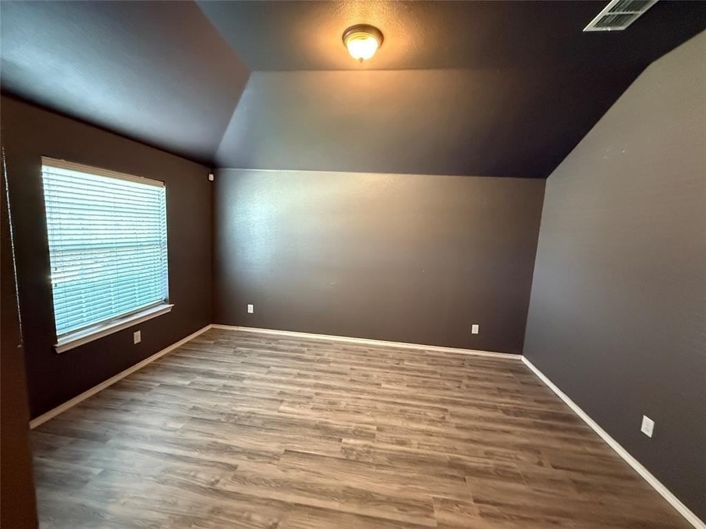 409 Haddington St - Photo 4 of 25