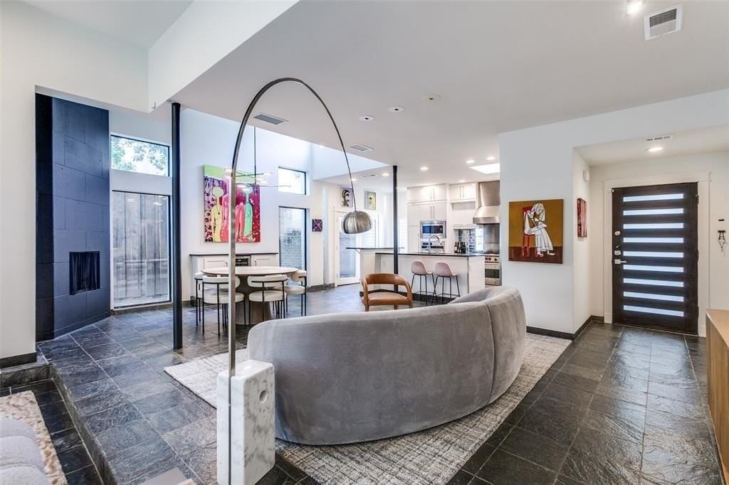 5454 Vickery Blvd - Photo 6 of 25