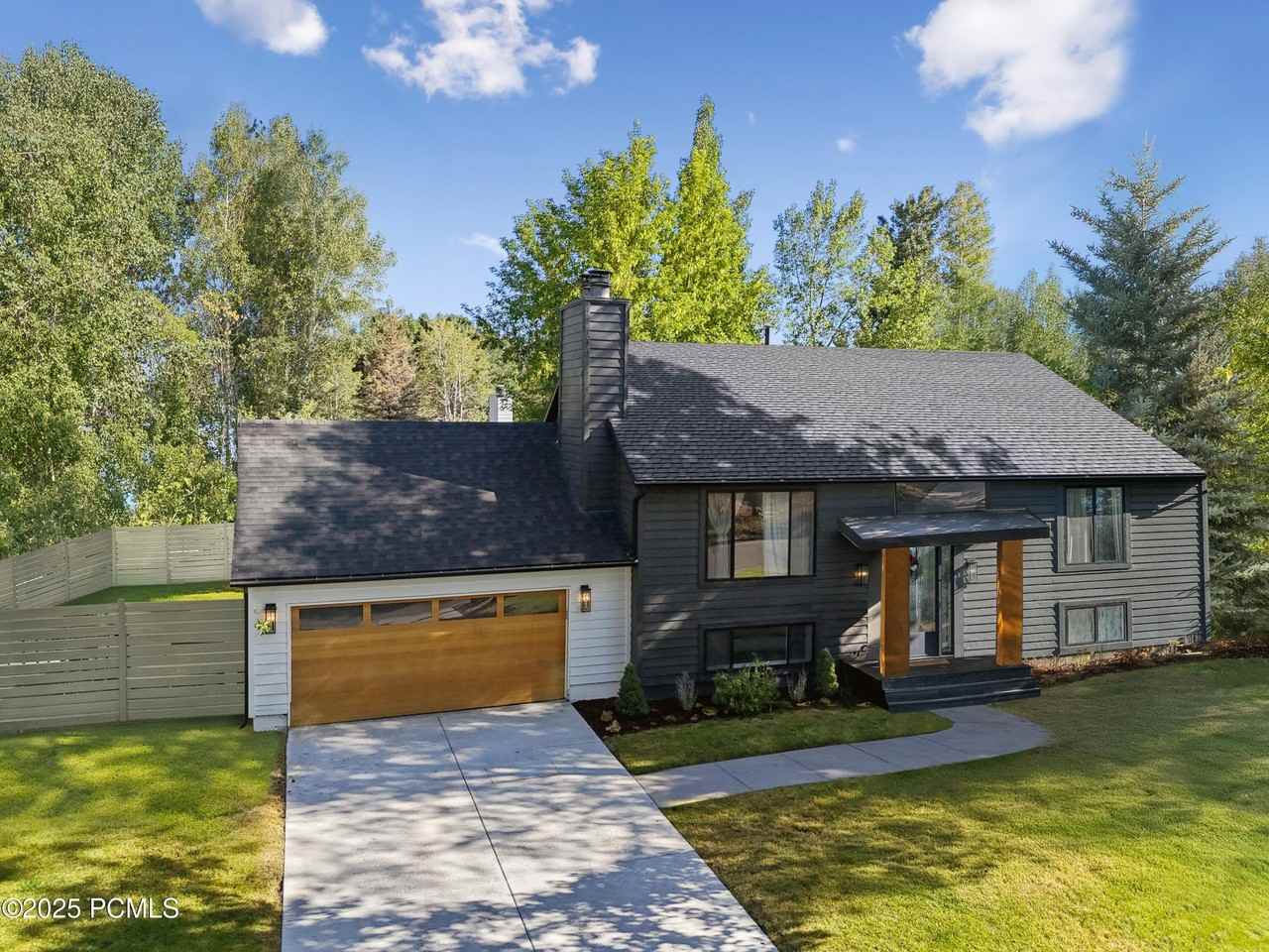 2651 Little Kate Rd - Photo 2 of 50