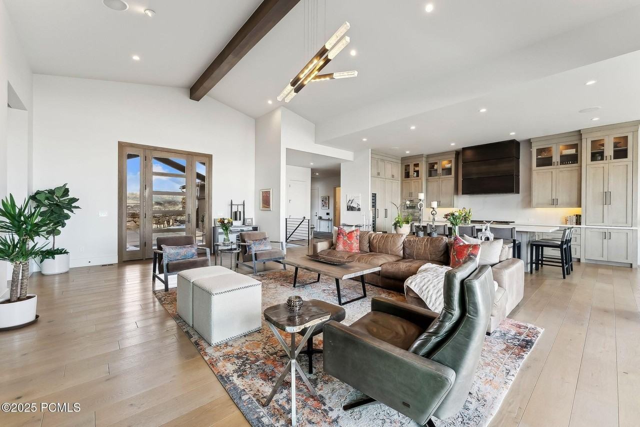 3450 E Ridgeway Dr - Photo 2 of 50